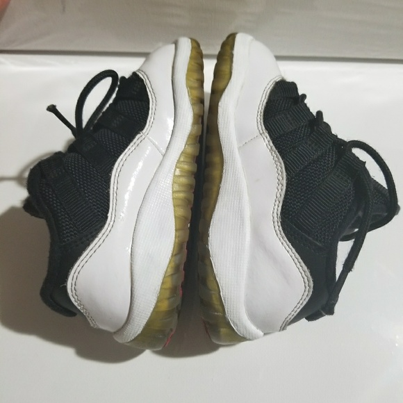 Toddler Air Jordan Tuxedos Size 8c euc - Picture 3 of 4